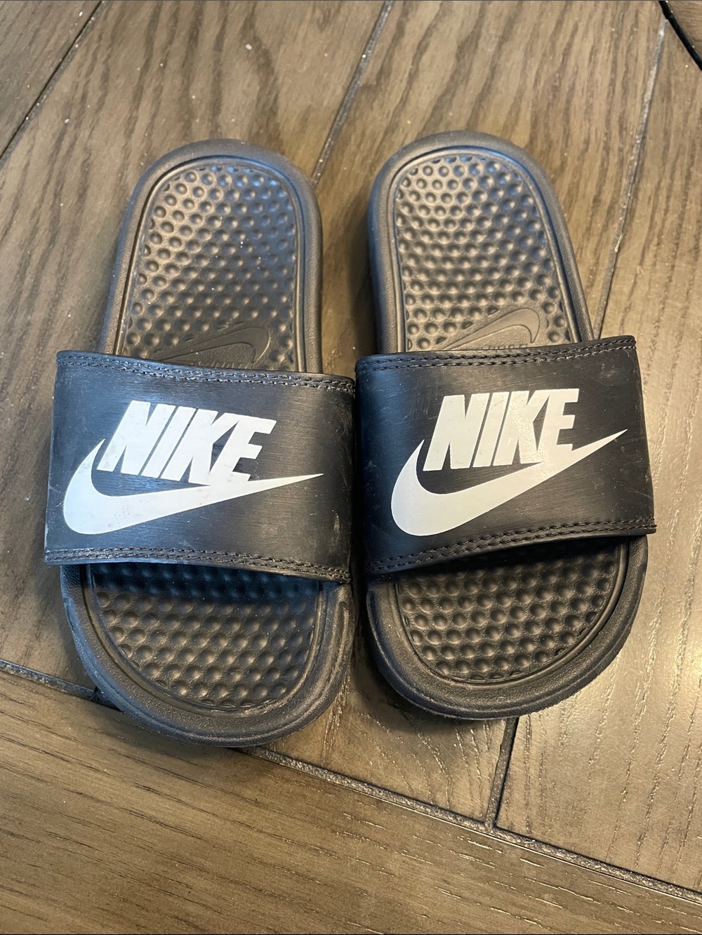 NIKE Slides